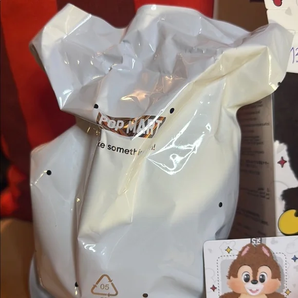 Confirmed -Chip. Disney Mickey Mouse - Chip Keychain Labubu - Picture 6 of 8